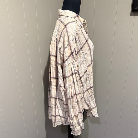 We The Free Women’s Small Oversized Plaid Button Down Shirt - Cream and Brown - Picture 3 of 7